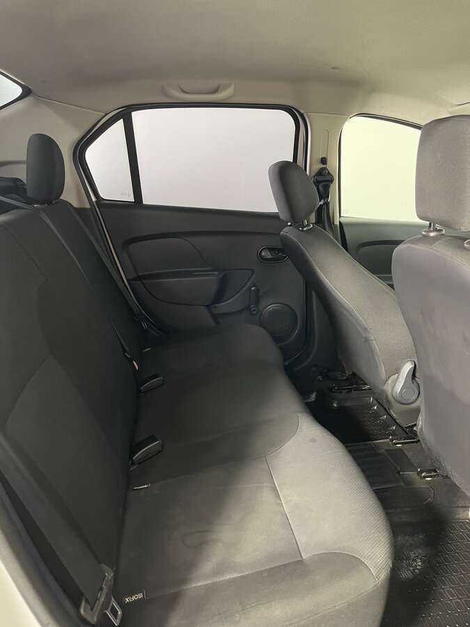 Renault Logan с пробегом — 2014 год. Фото: #21