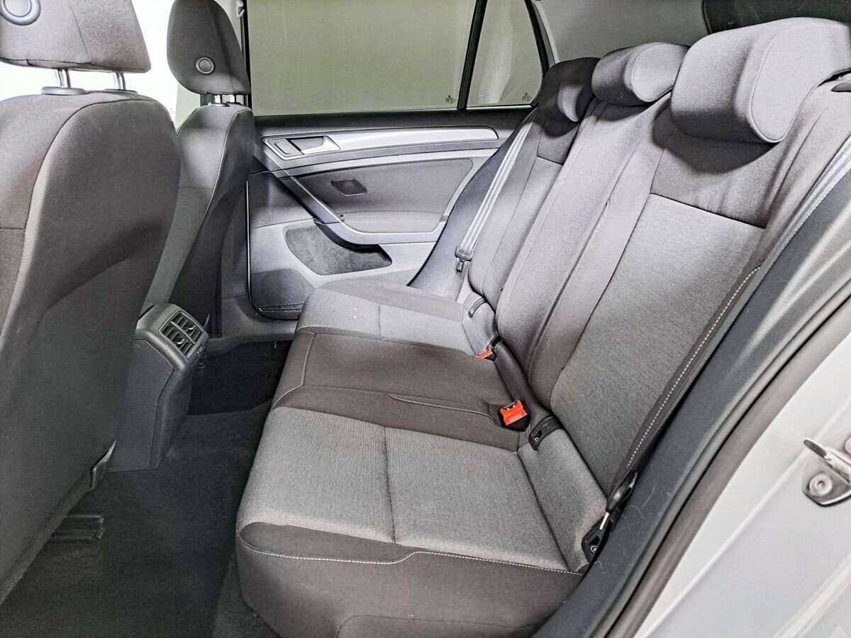 Volkswagen Golf с пробегом — 2013 год. Фото: #9