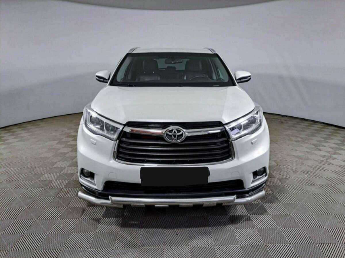Toyota Highlander с пробегом — 2014 год. Фото: #1