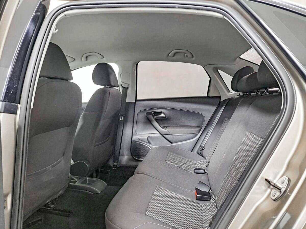 Volkswagen Polo с пробегом — 2018 год. Фото: #8