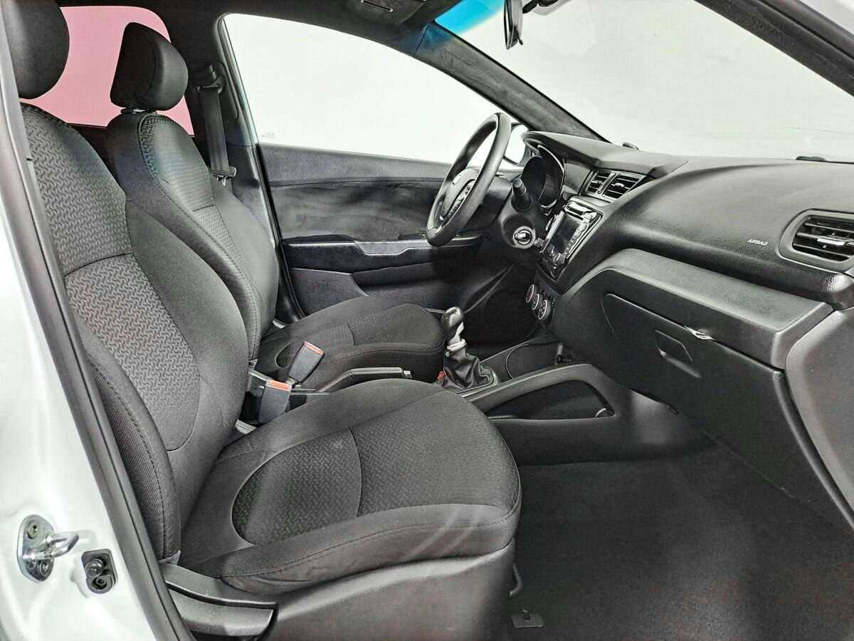 Kia Rio с пробегом — 2015 год. Фото: #8
