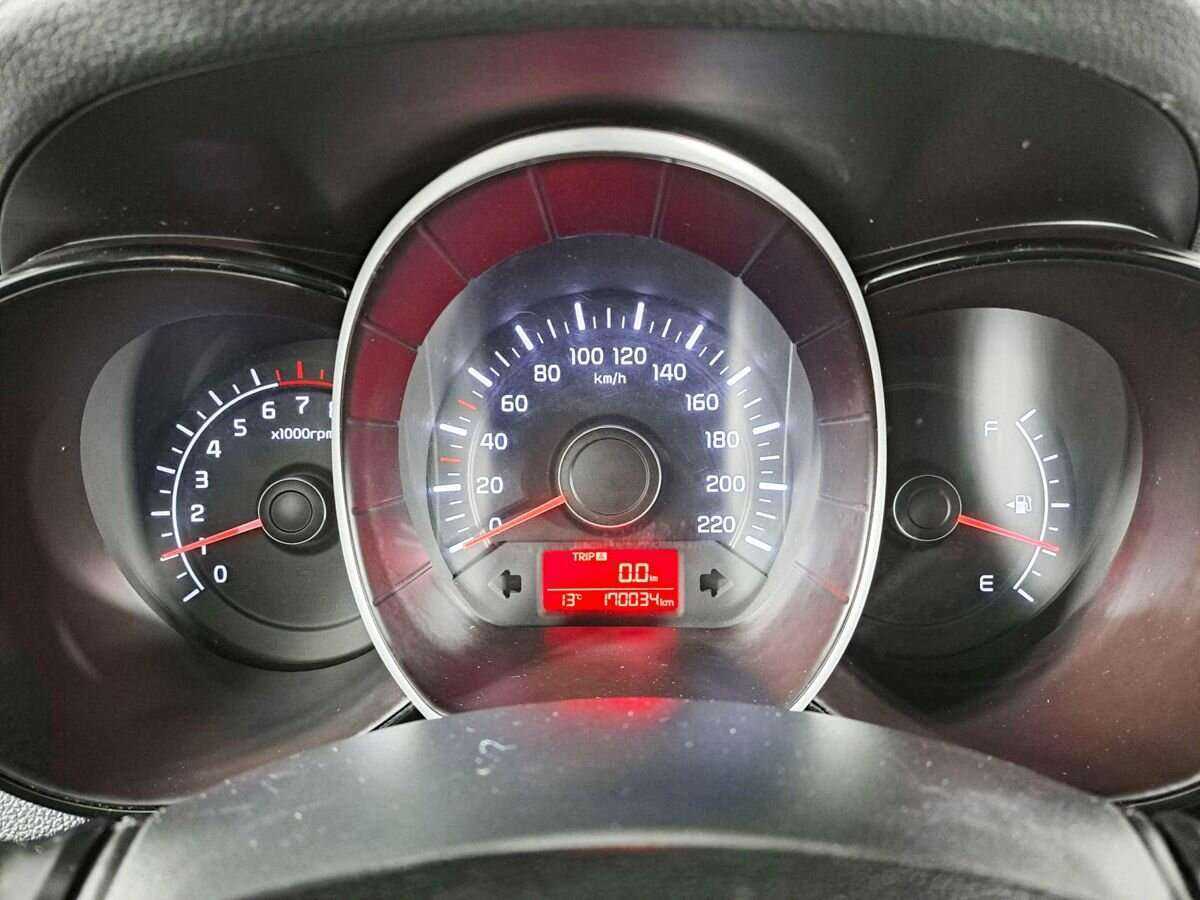 Kia Rio с пробегом — 2015 год. Фото: #10