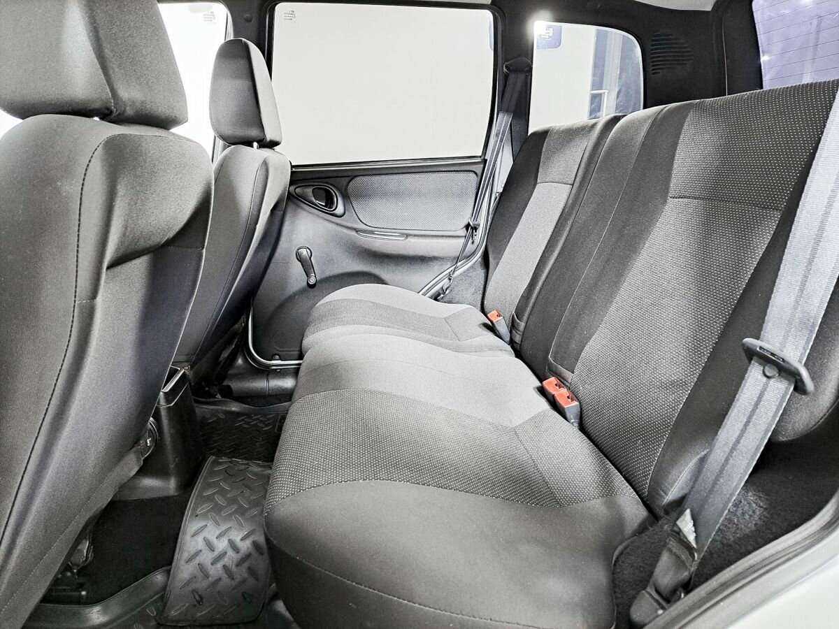 Chevrolet Niva с пробегом — 2013 год. Фото: #9