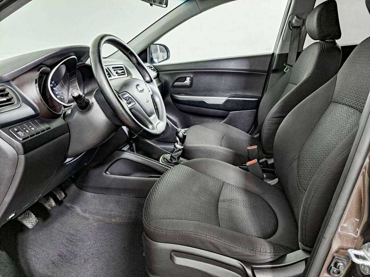 Kia Rio с пробегом — 2016 год. Фото: #13