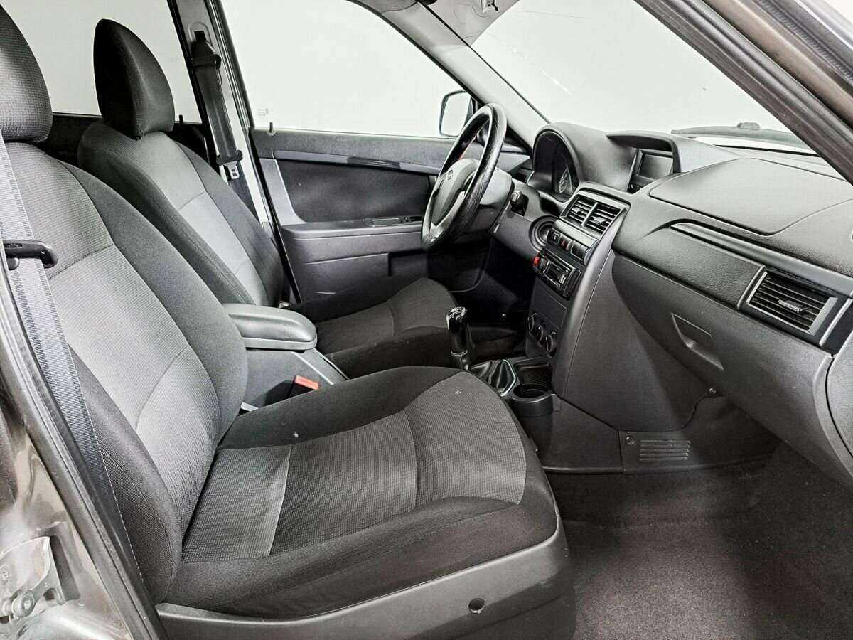 Lada (ВАЗ) Priora с пробегом — 2015 год. Фото: #5