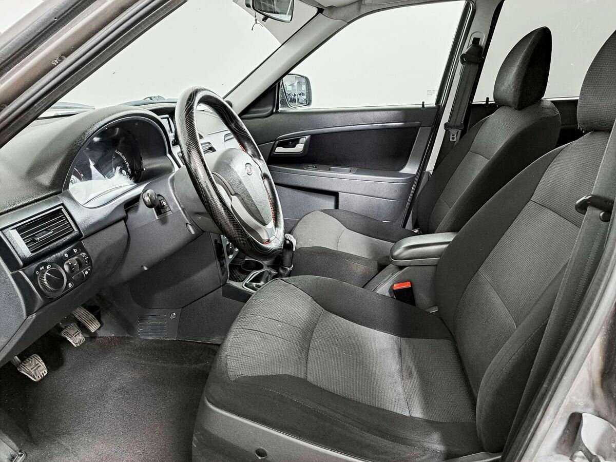 Lada (ВАЗ) Priora с пробегом — 2015 год. Фото: #10