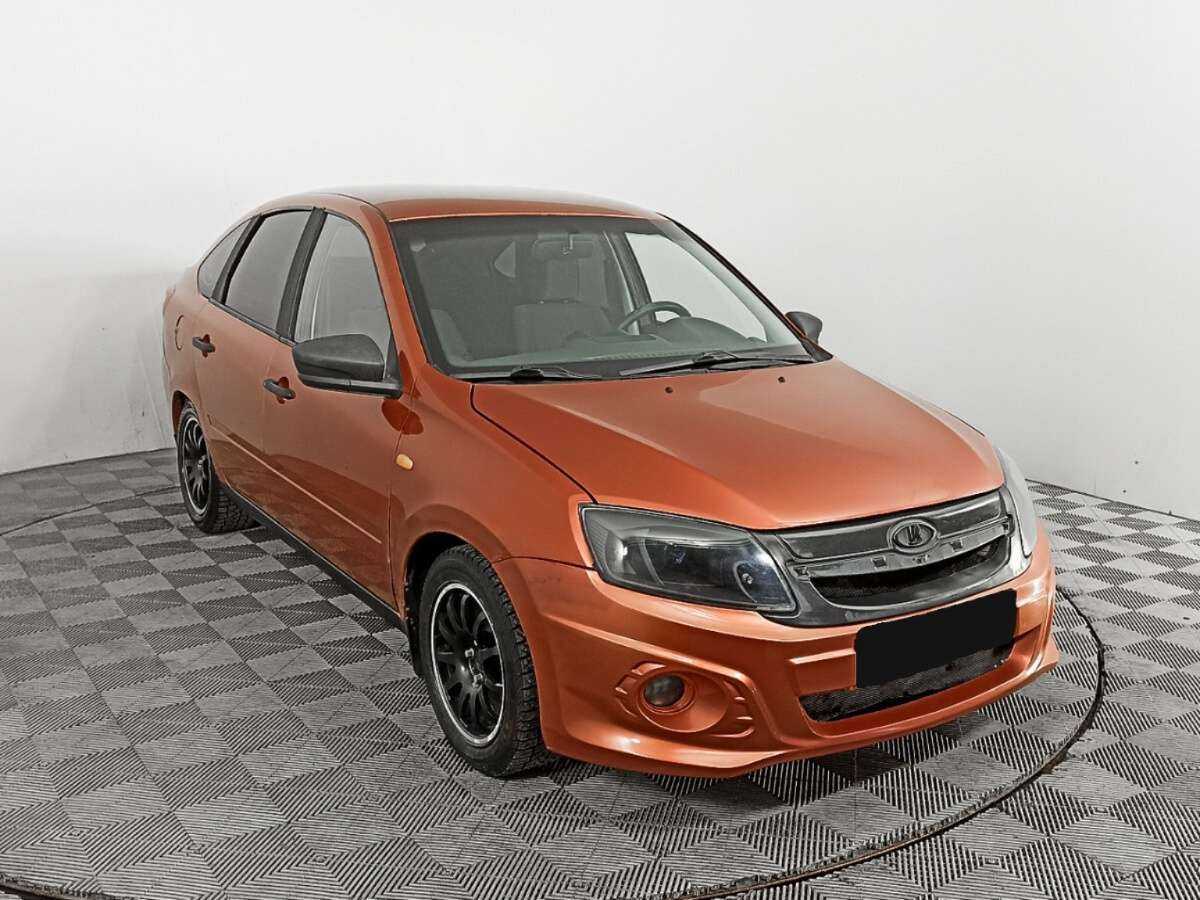 Lada (ВАЗ) Granta с пробегом — 2015 год. Фото: #2