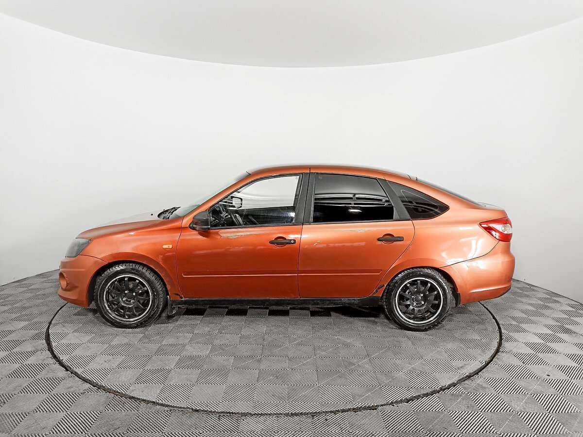 Lada (ВАЗ) Granta с пробегом — 2015 год. Фото: #7