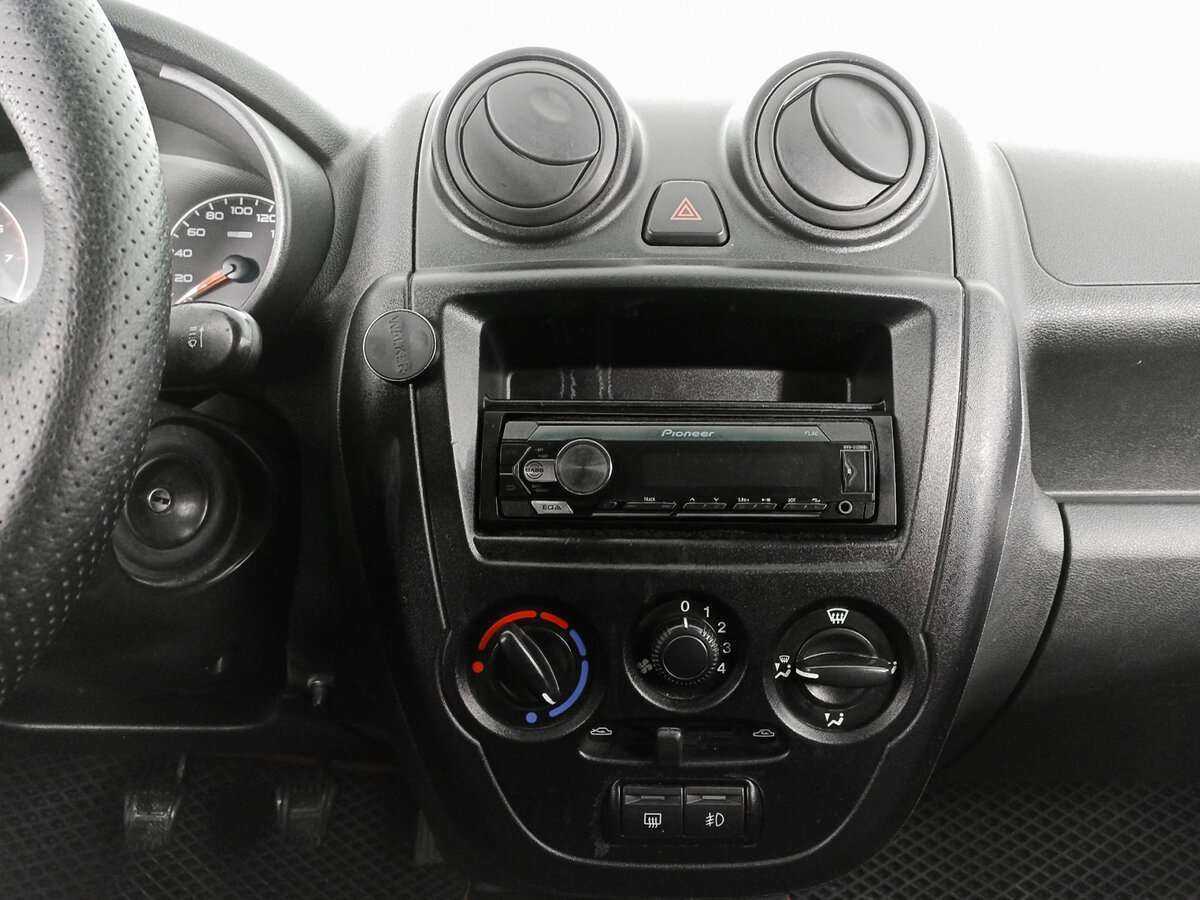 Lada (ВАЗ) Granta с пробегом — 2015 год. Фото: #12