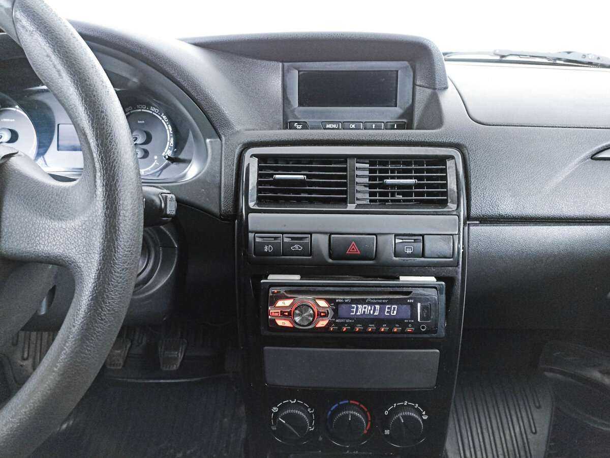 Lada (ВАЗ) Priora с пробегом — 2014 год. Фото: #12