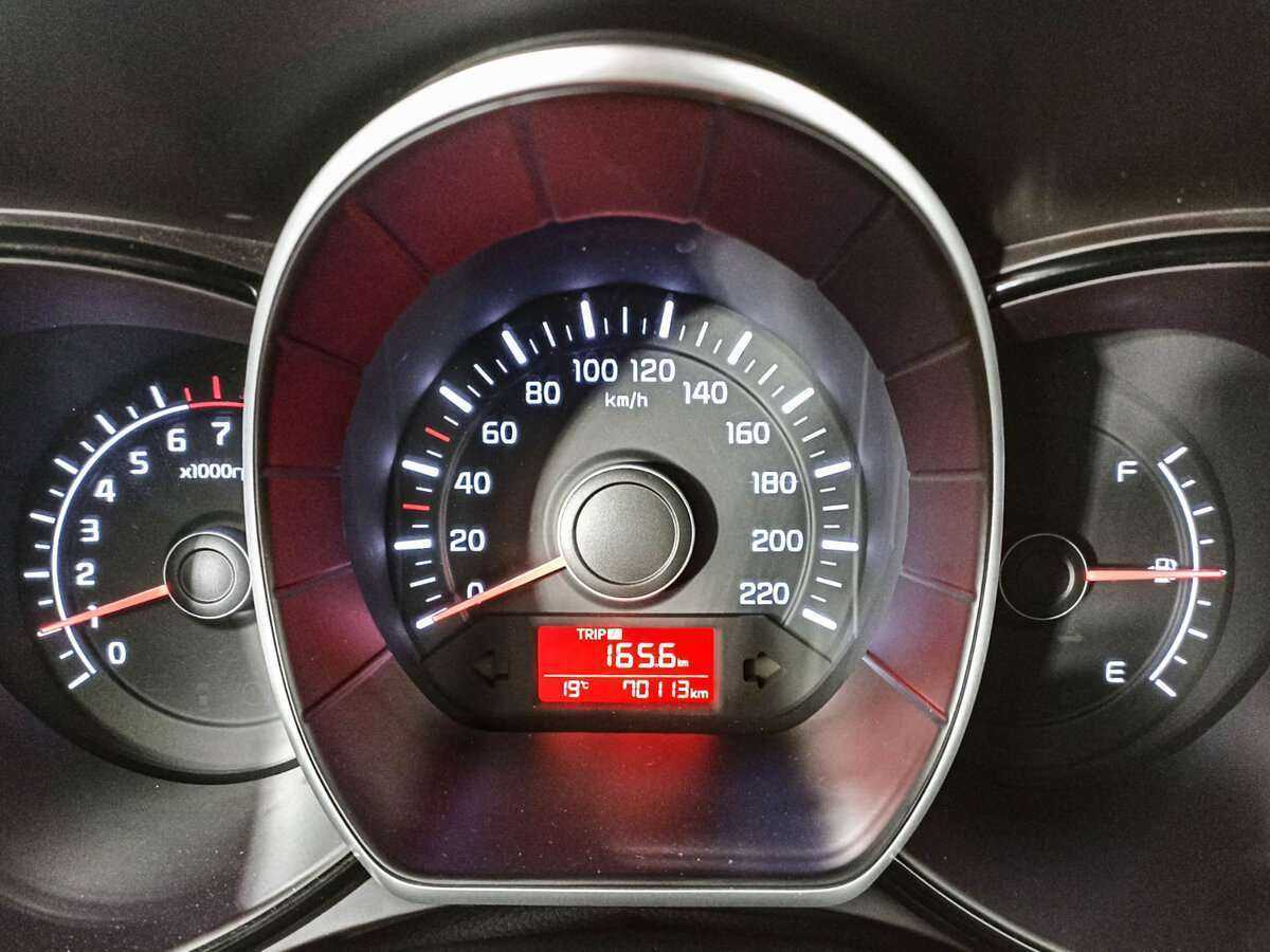 Kia Rio с пробегом — 2016 год. Фото: #10