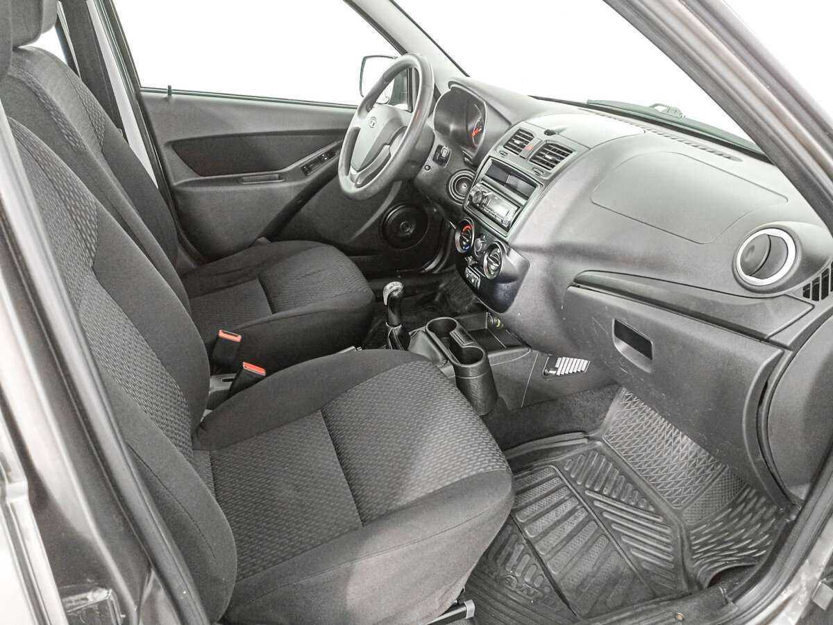 Lada (ВАЗ) Kalina с пробегом — 2015 год. Фото: #8