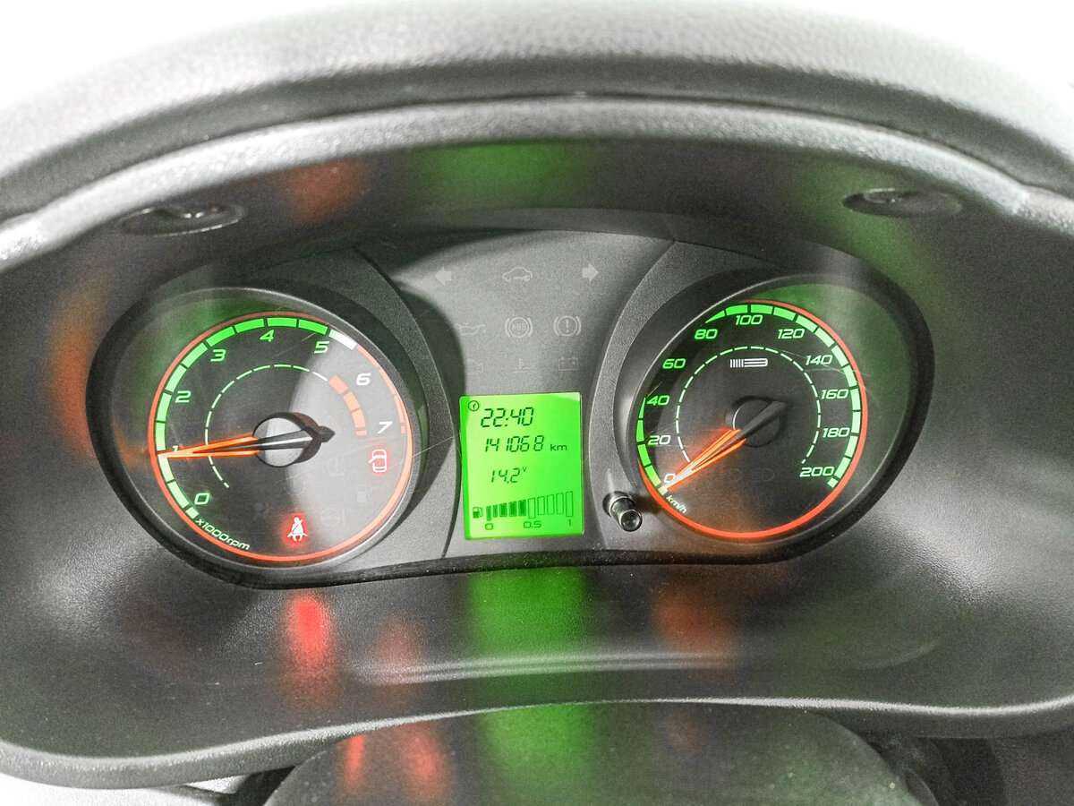 Lada (ВАЗ) Kalina с пробегом — 2015 год. Фото: #10