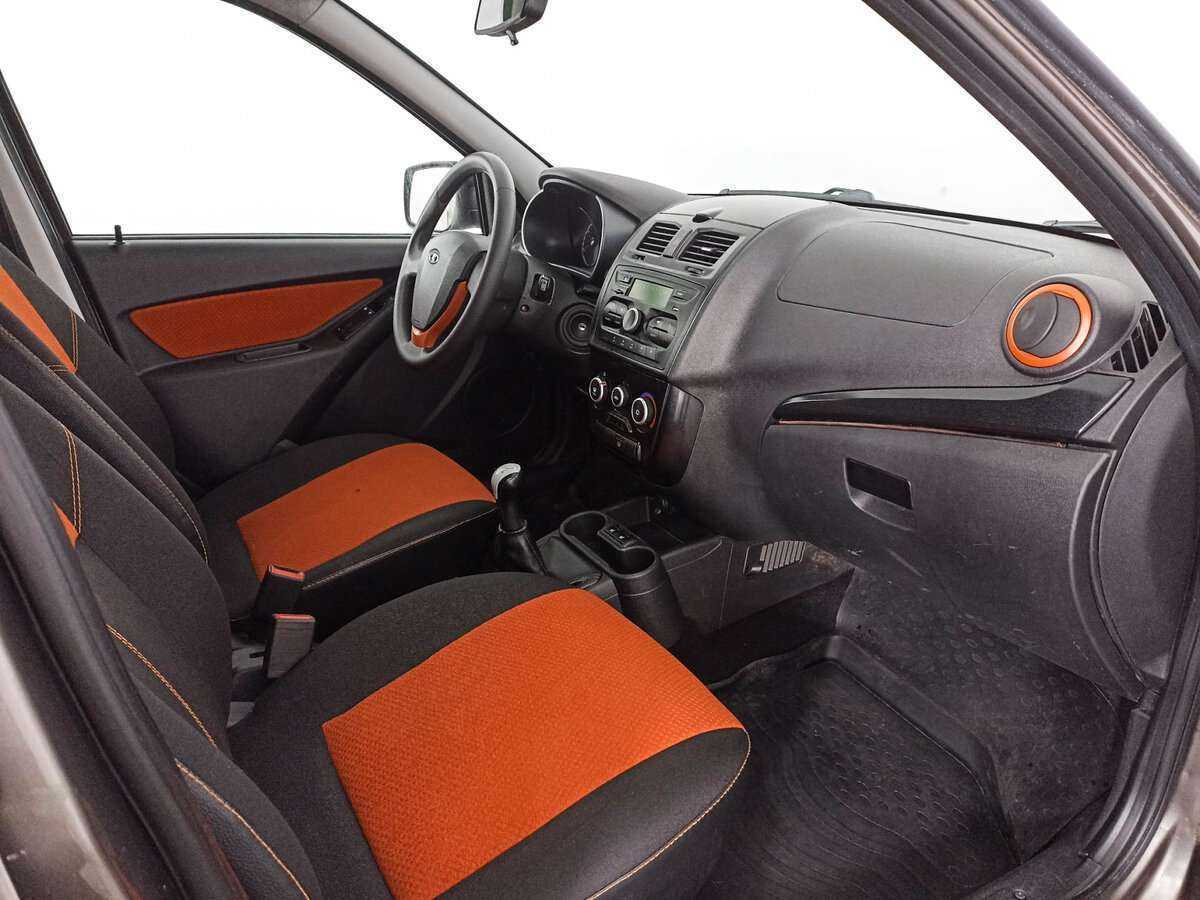 Lada (ВАЗ) Kalina с пробегом — 2016 год. Фото: #10