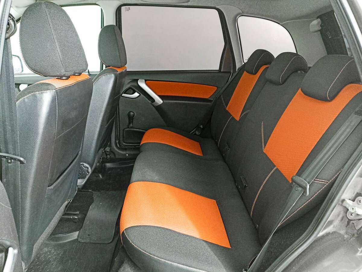 Lada (ВАЗ) Kalina с пробегом — 2016 год. Фото: #11