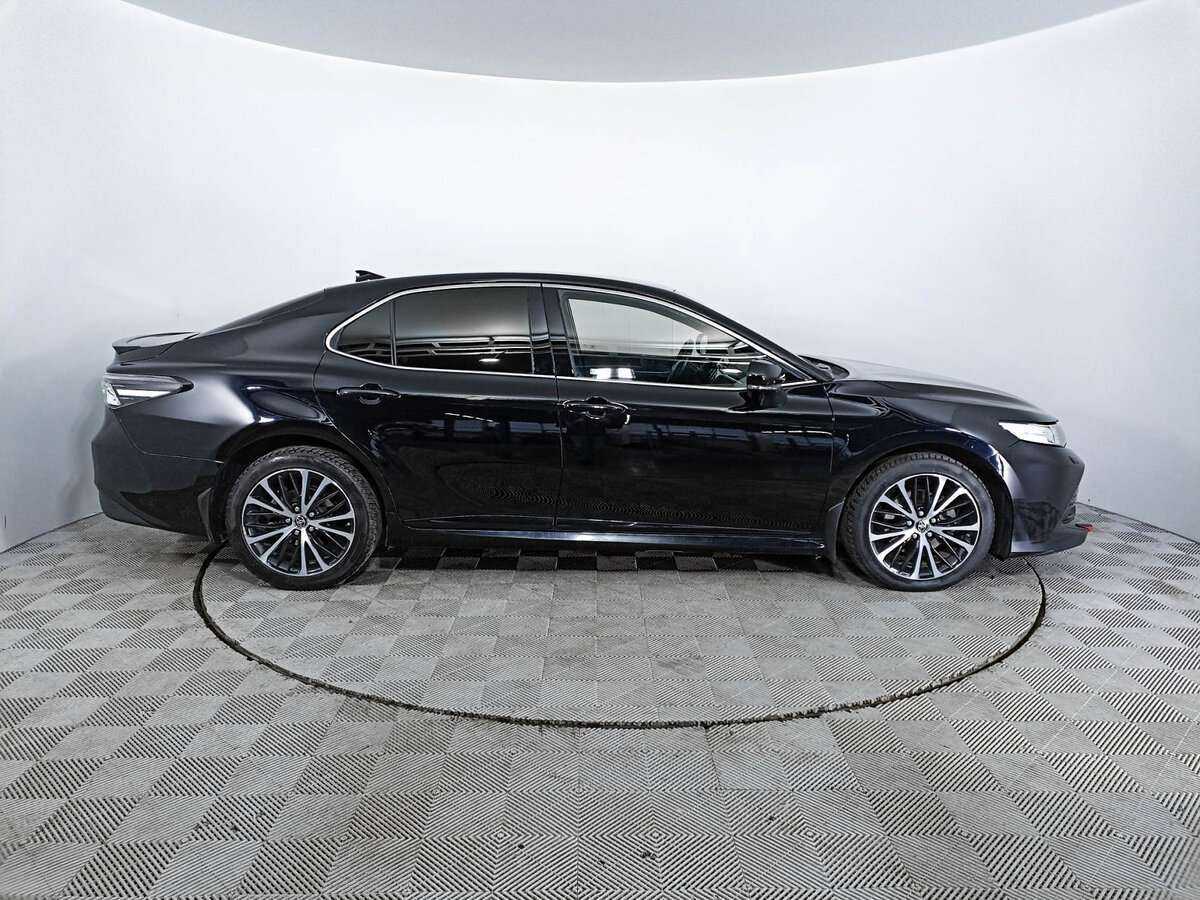 Toyota Camry с пробегом — 2020 год. Фото: #2