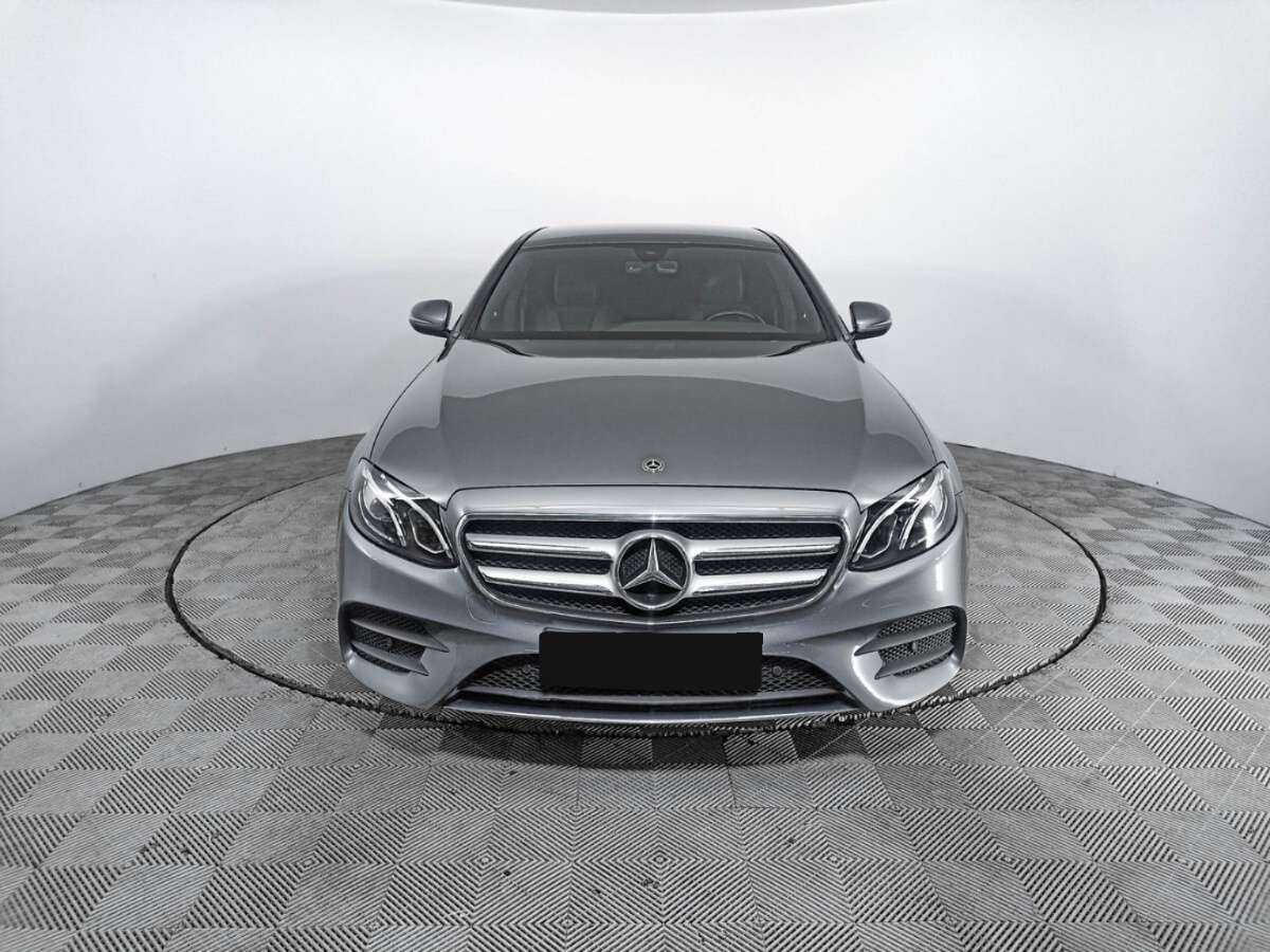 Mercedes-Benz E-Класс с пробегом — 2019 год. Фото: #1