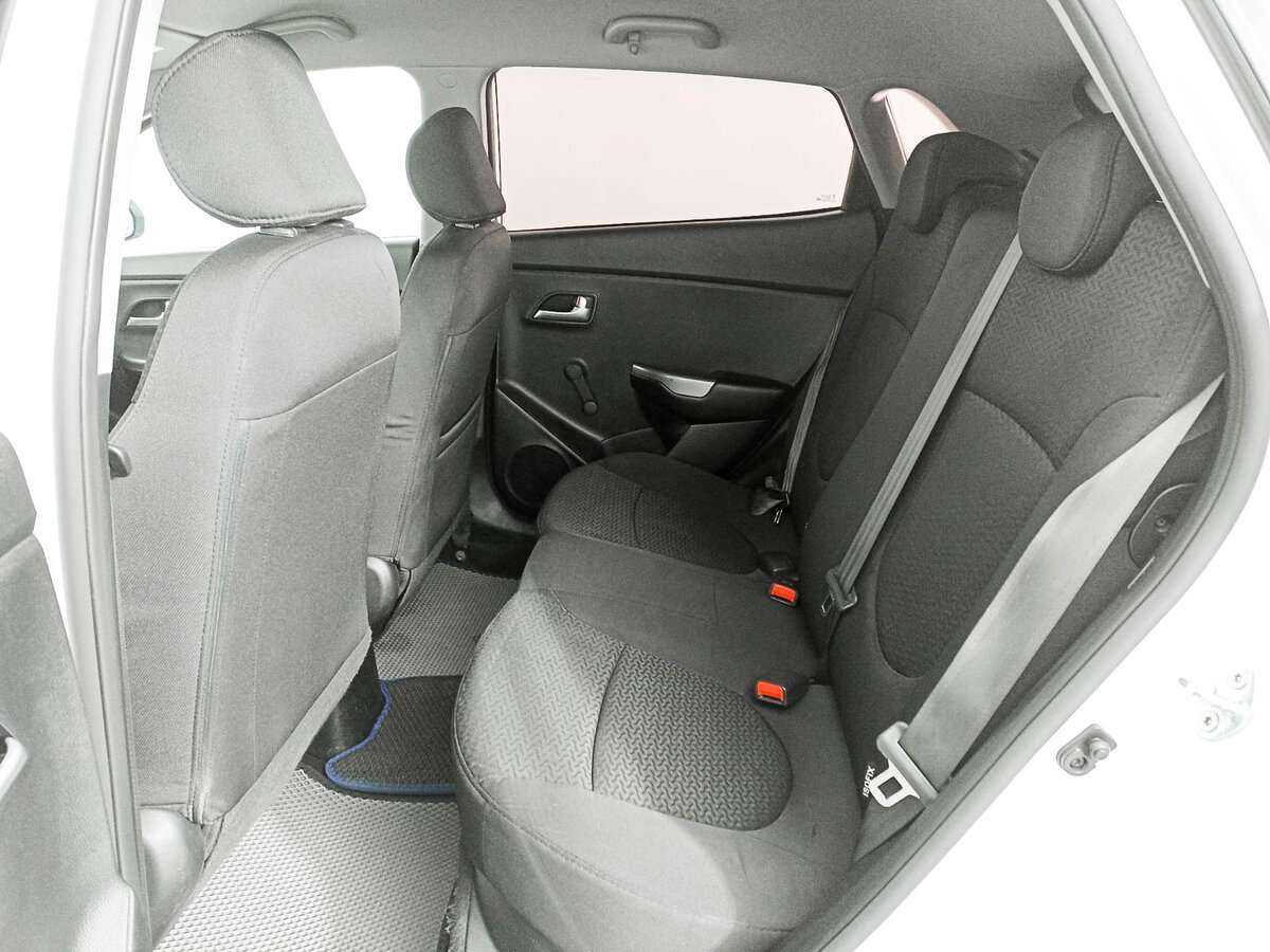 Kia Rio с пробегом — 2017 год. Фото: #9