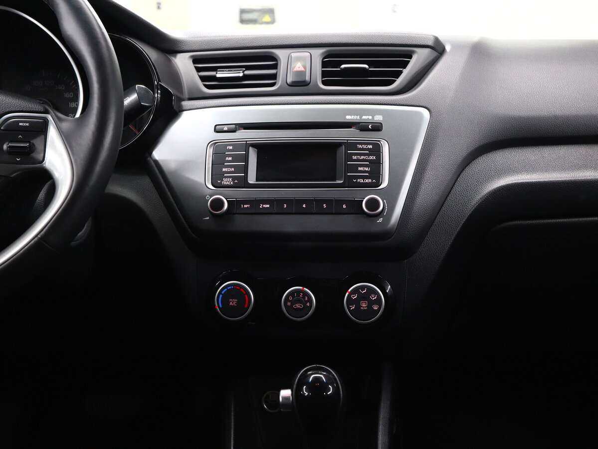 Kia Rio с пробегом — 2015 год. Фото: #16