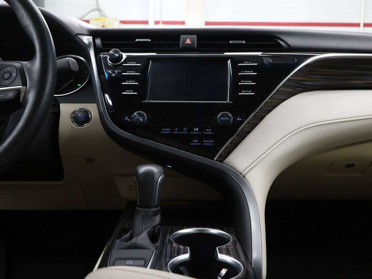 Toyota Camry с пробегом — 2021 год. Фото: #18