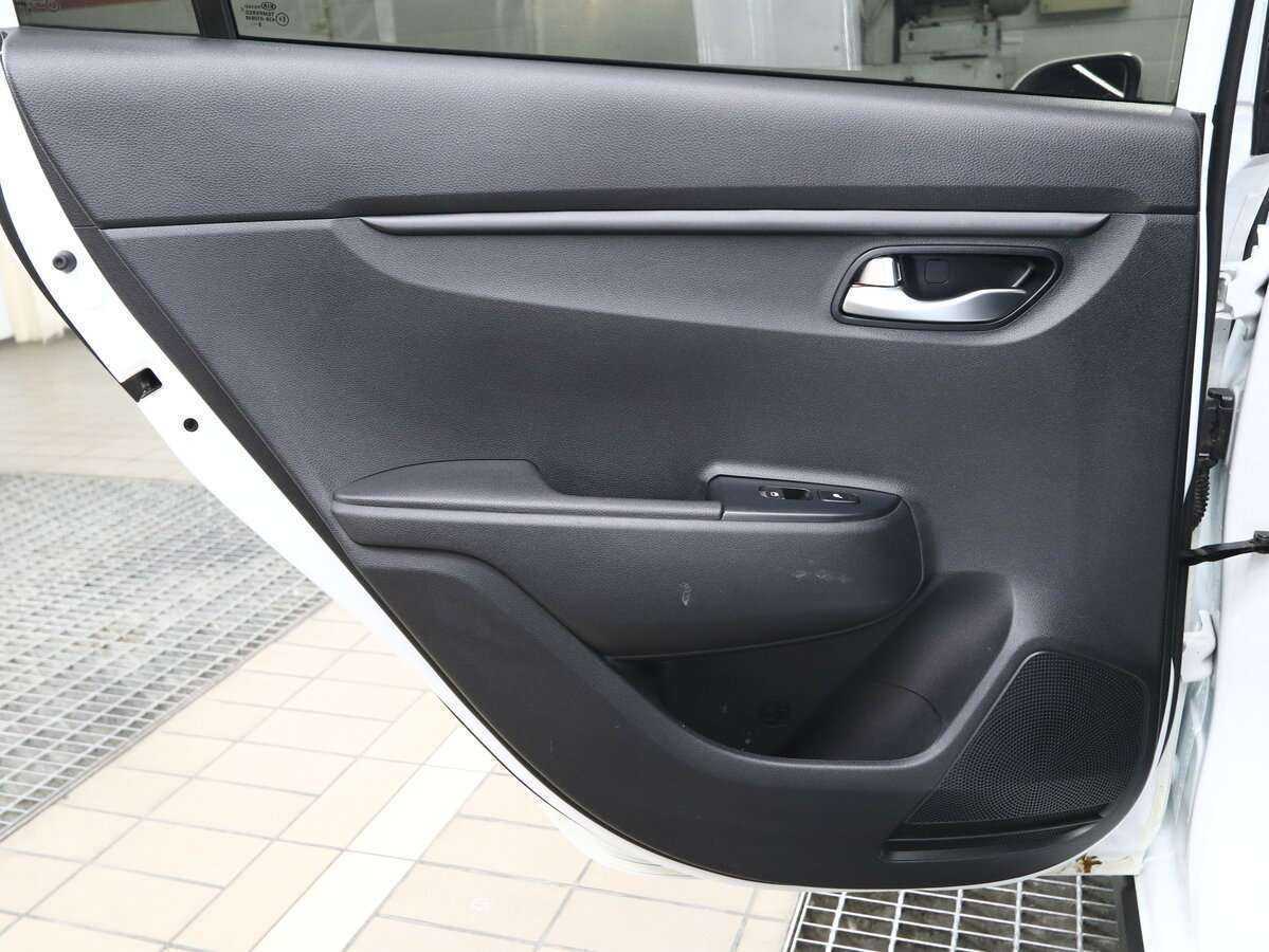 Kia Rio с пробегом — 2018 год. Фото: #7