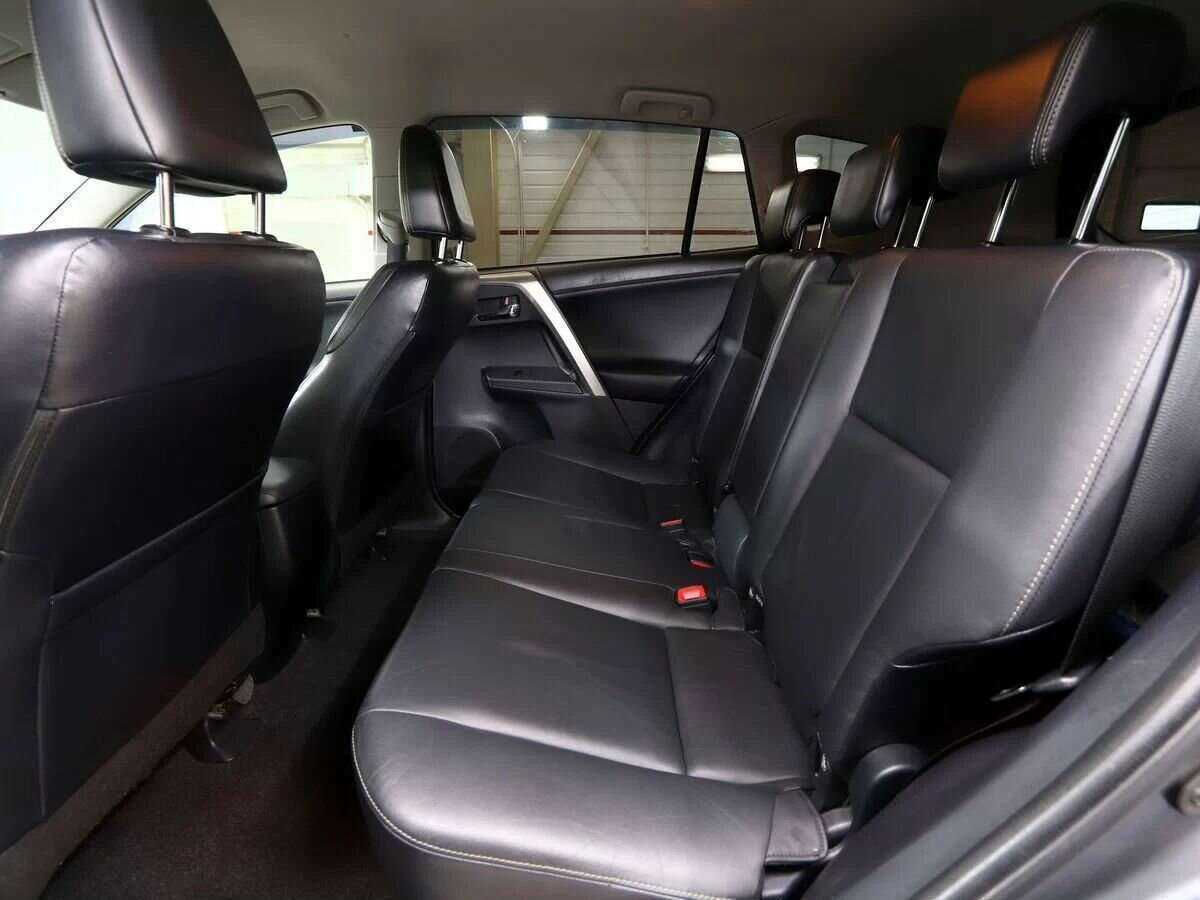 Toyota RAV4 с пробегом — 2013 год. Фото: #8