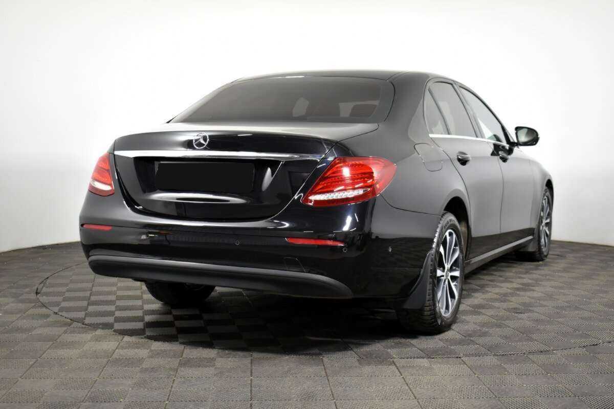 Mercedes-Benz E-Класс с пробегом — 2018 год. Фото: #3