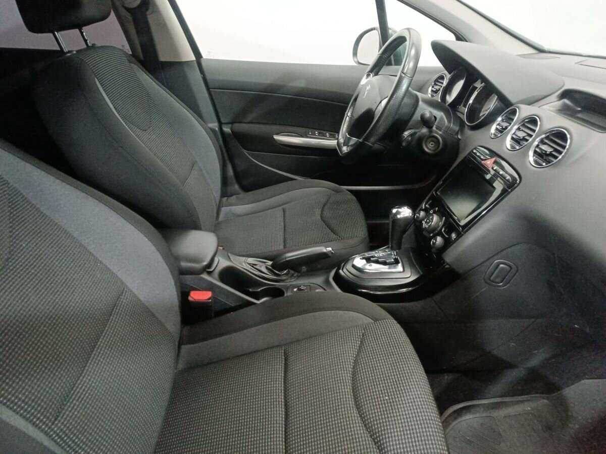 Peugeot 408 с пробегом — 2018 год. Фото: #9