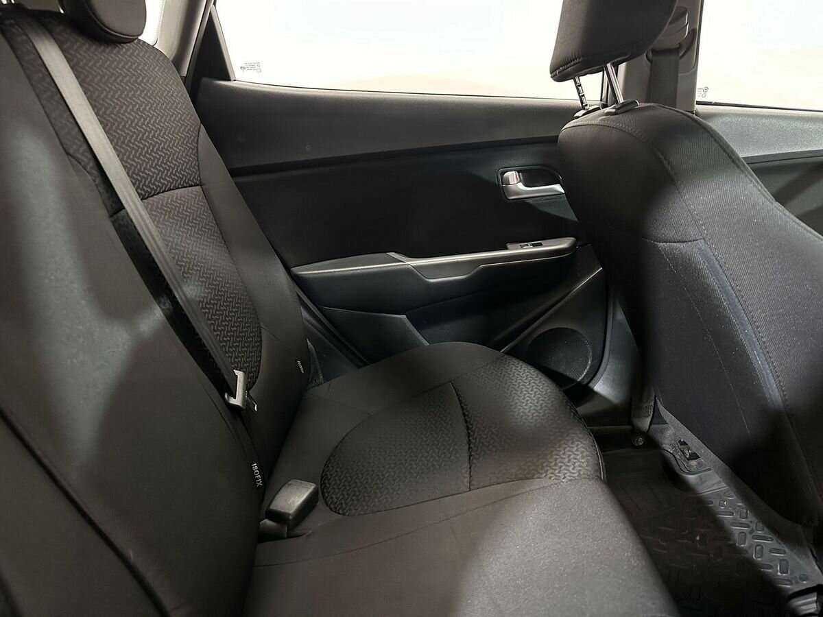 Kia Rio с пробегом — 2016 год. Фото: #10