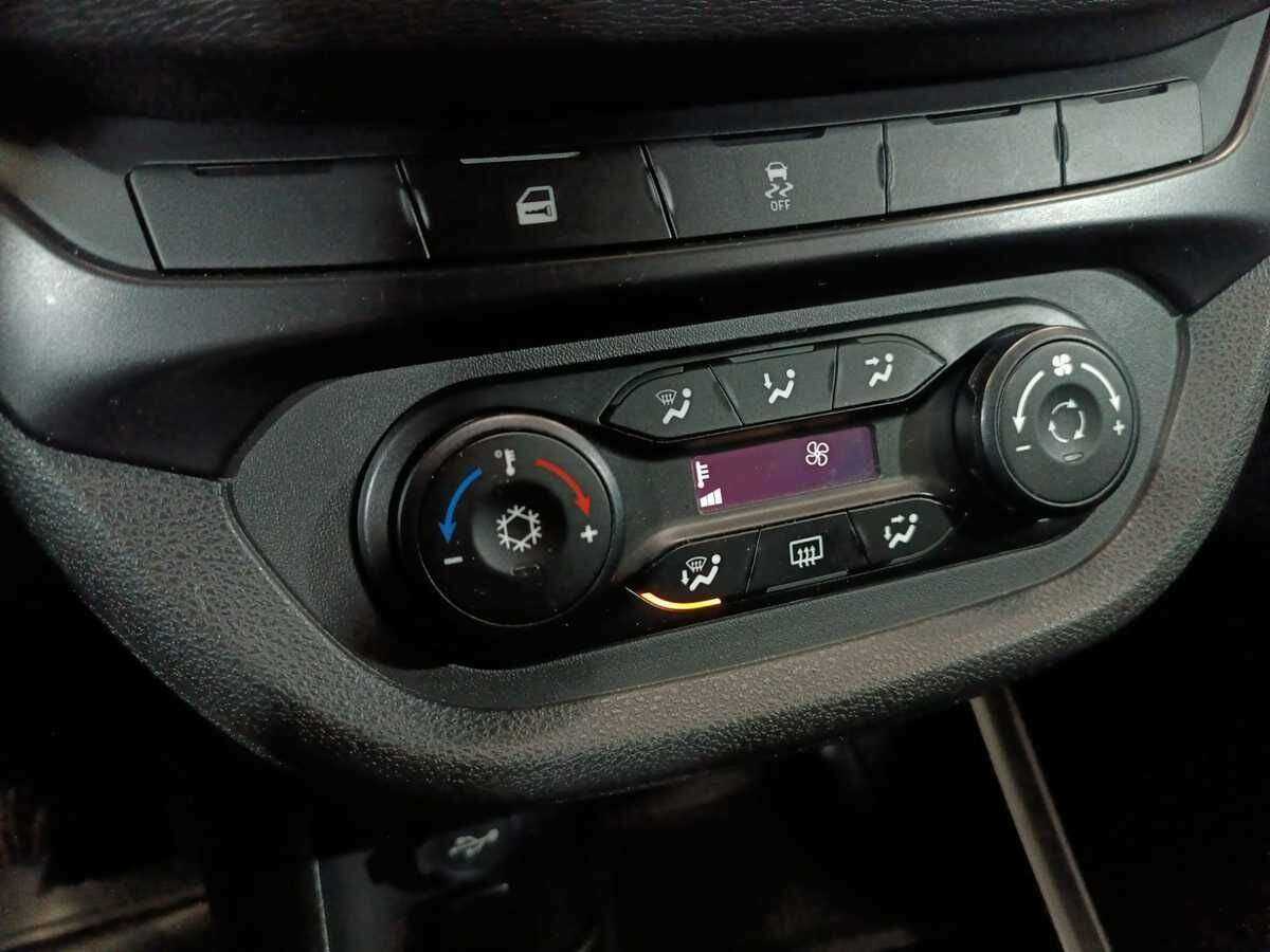 Lada (ВАЗ) Vesta с пробегом — 2018 год. Фото: #14