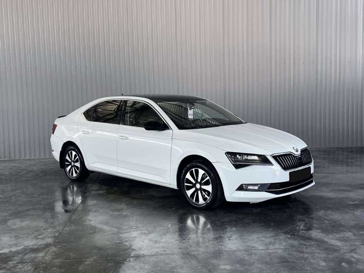 Skoda Superb с пробегом — 2015 год. Фото: #2