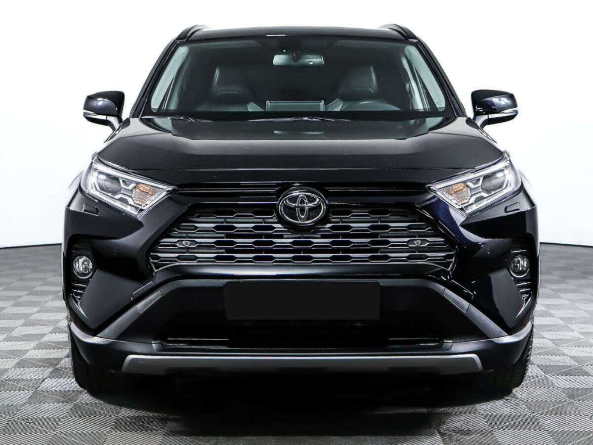Toyota RAV4 с пробегом — 2021 год. Фото: #1