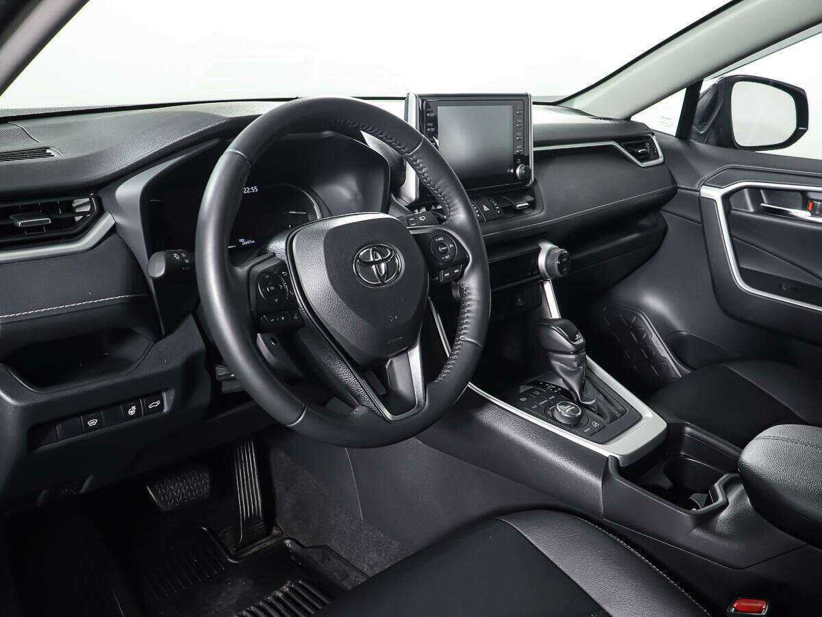 Toyota RAV4 с пробегом — 2021 год. Фото: #12