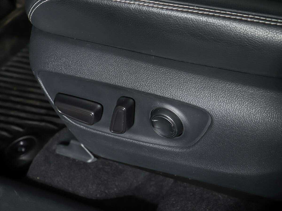 Toyota RAV4 с пробегом — 2021 год. Фото: #16