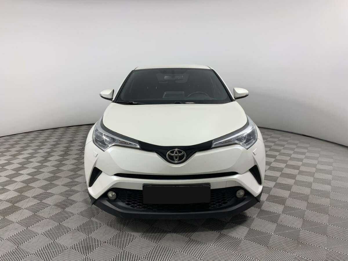 Toyota C-HR с пробегом — 2019 год. Фото: #1
