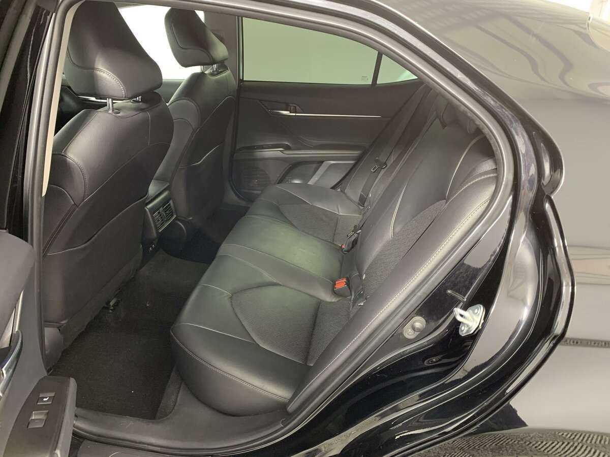 Toyota Camry с пробегом — 2021 год. Фото: #7