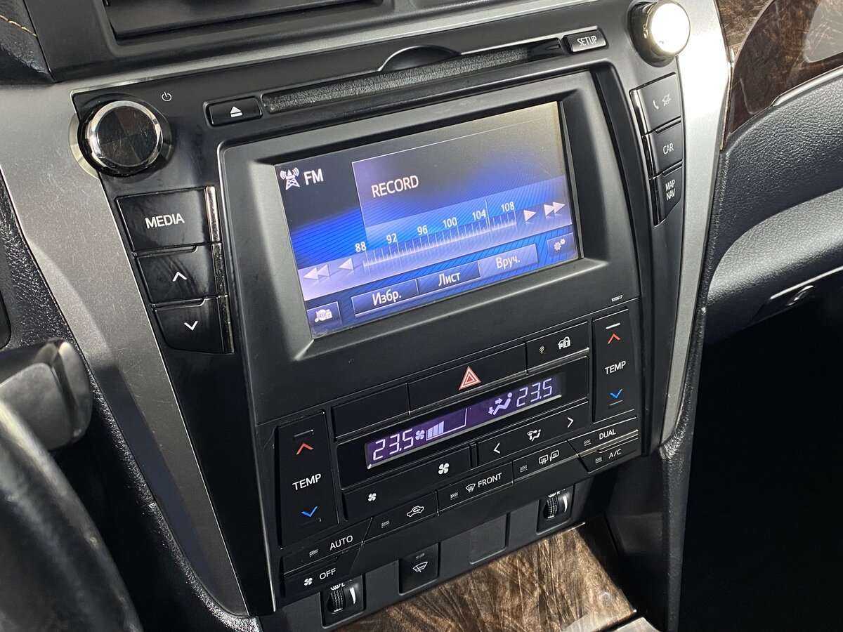 Toyota Camry с пробегом — 2017 год. Фото: #17