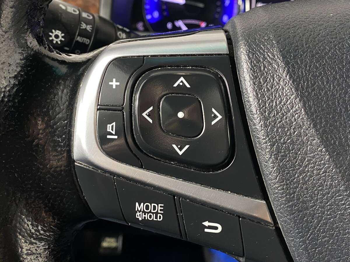 Toyota Camry с пробегом — 2017 год. Фото: #18