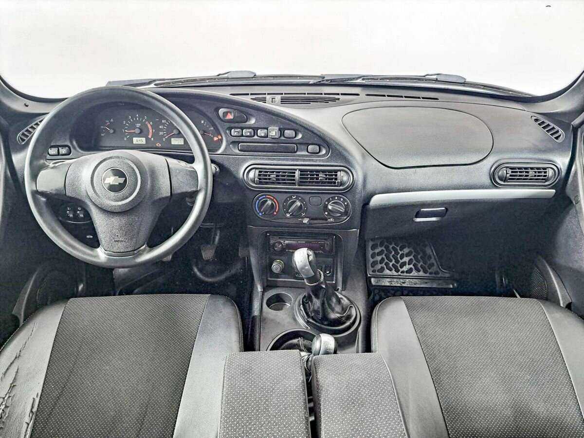 Chevrolet Niva с пробегом — 2013 год. Фото: #11