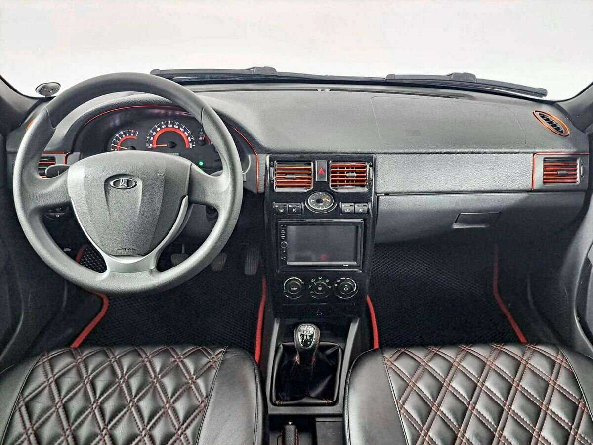 Lada (ВАЗ) Priora с пробегом — 2013 год. Фото: #11