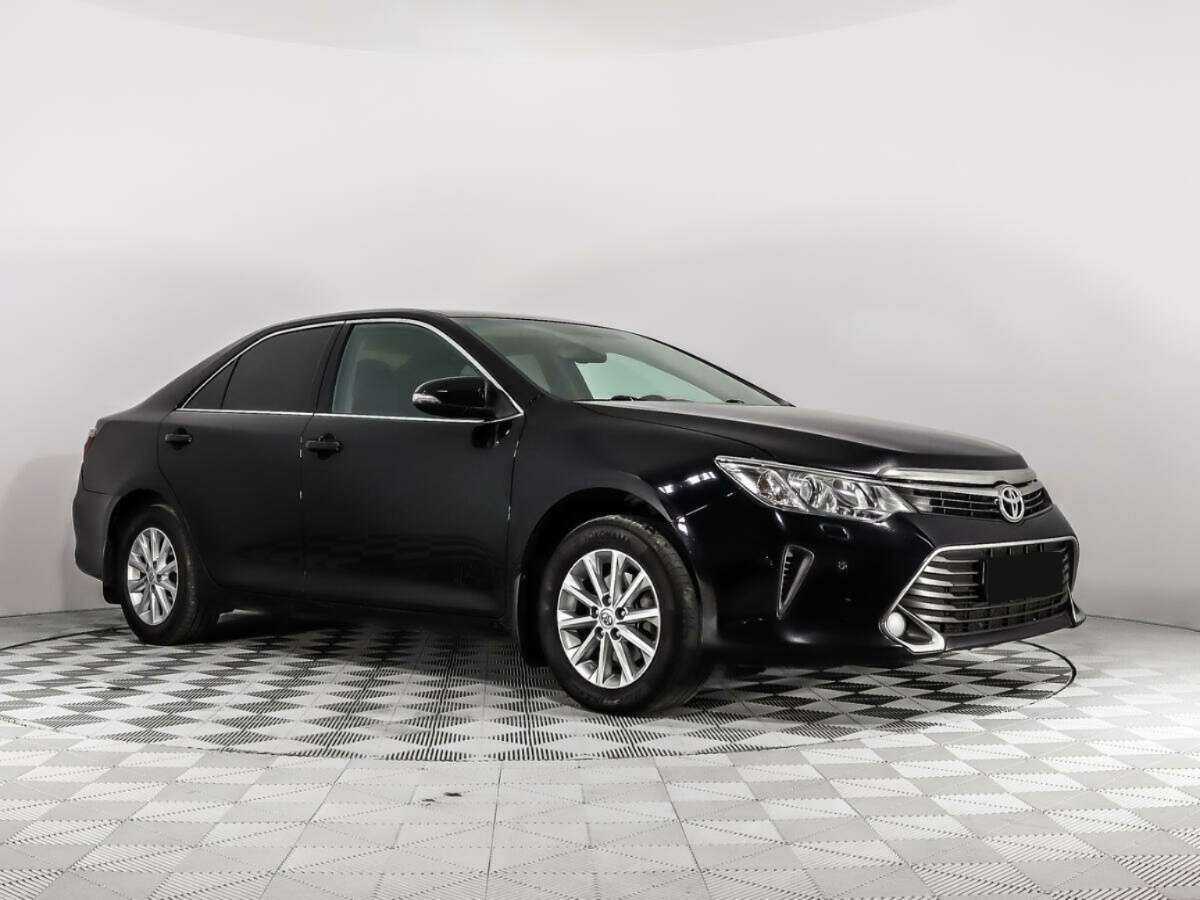 Toyota Camry с пробегом — 2016 год. Фото: #2