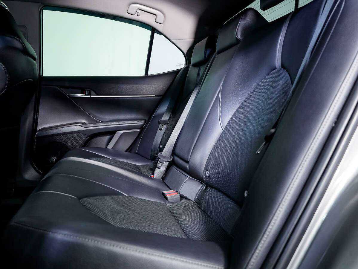 Toyota Camry с пробегом — 2021 год. Фото: #11