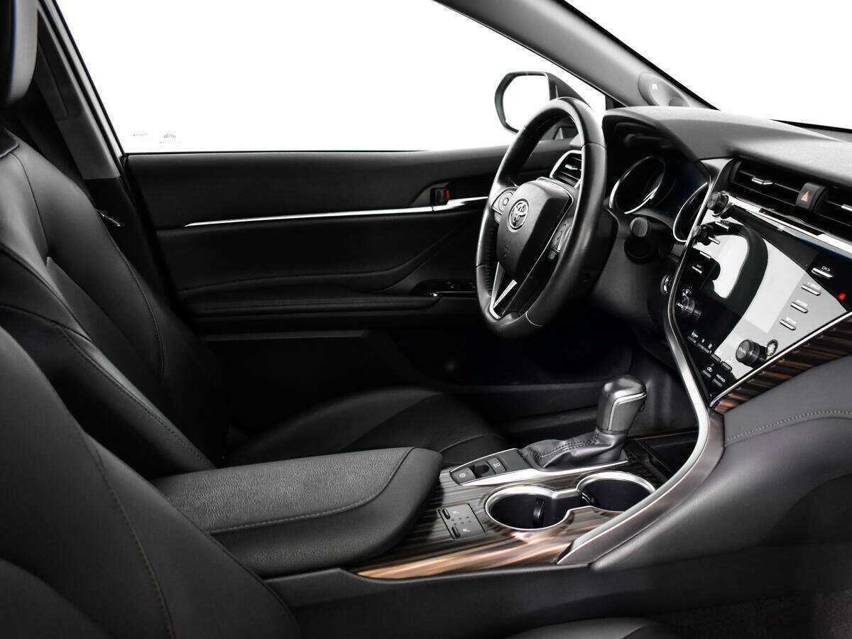 Toyota Camry с пробегом — 2020 год. Фото: #8