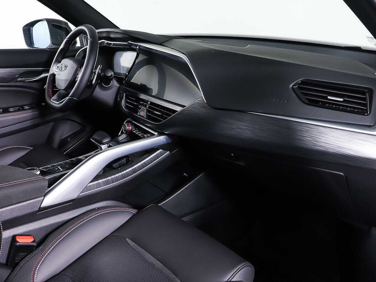 Geely Tugella с пробегом — 2023 год. Фото: #8