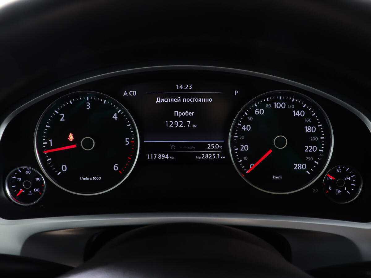 Volkswagen Touareg с пробегом — 2013 год. Фото: #13