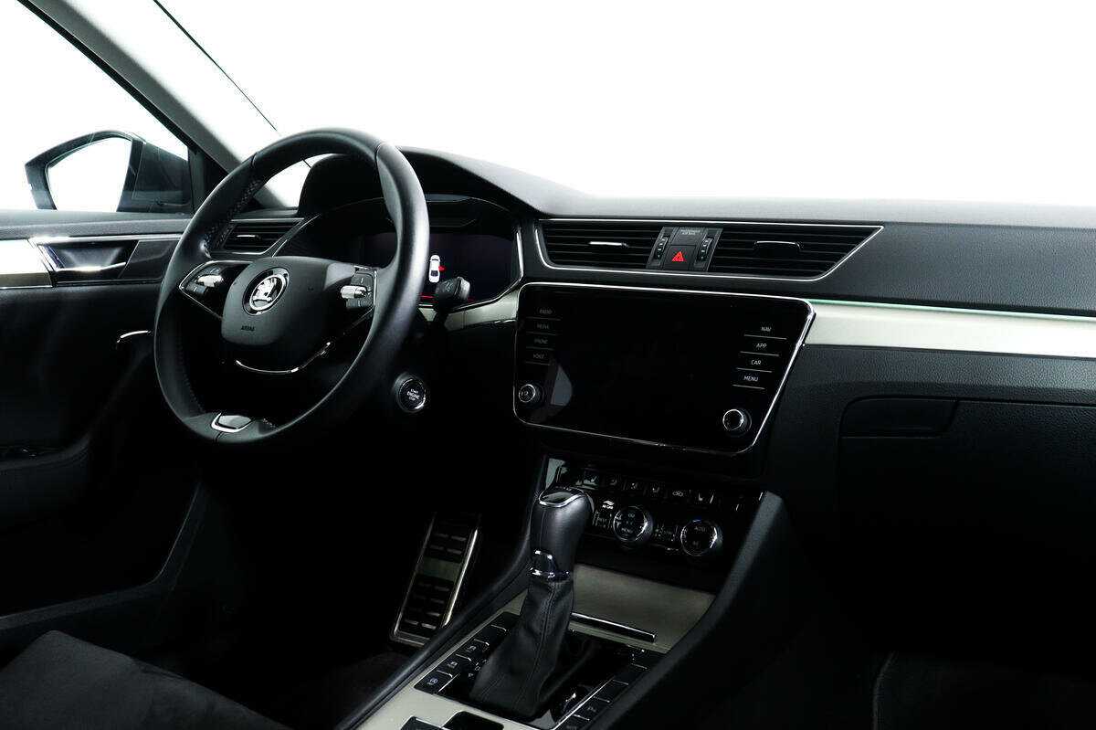 Skoda Superb с пробегом — 2021 год. Фото: #8