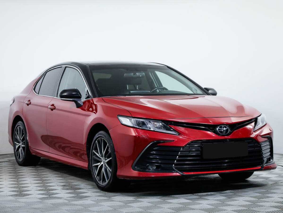 Toyota Camry с пробегом — 2021 год. Фото: #1