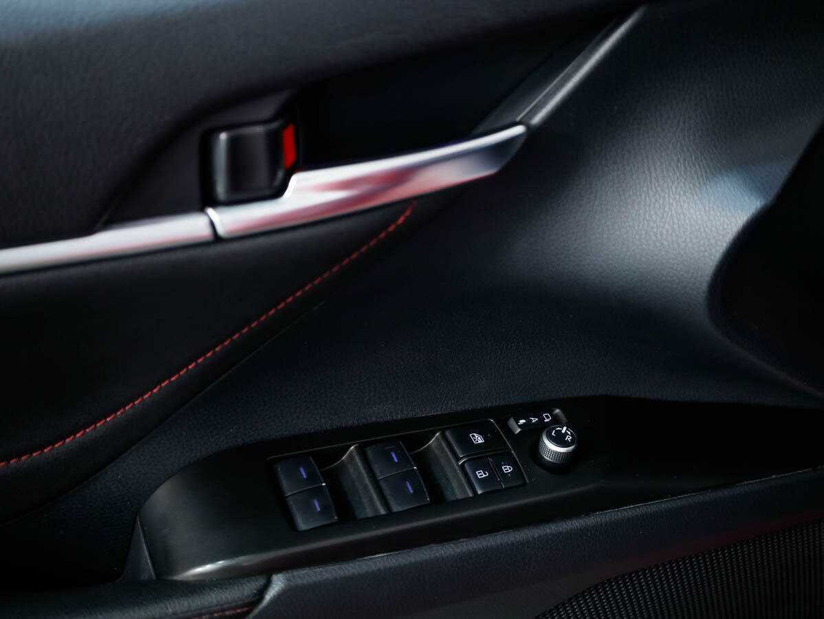 Toyota Camry с пробегом — 2021 год. Фото: #14