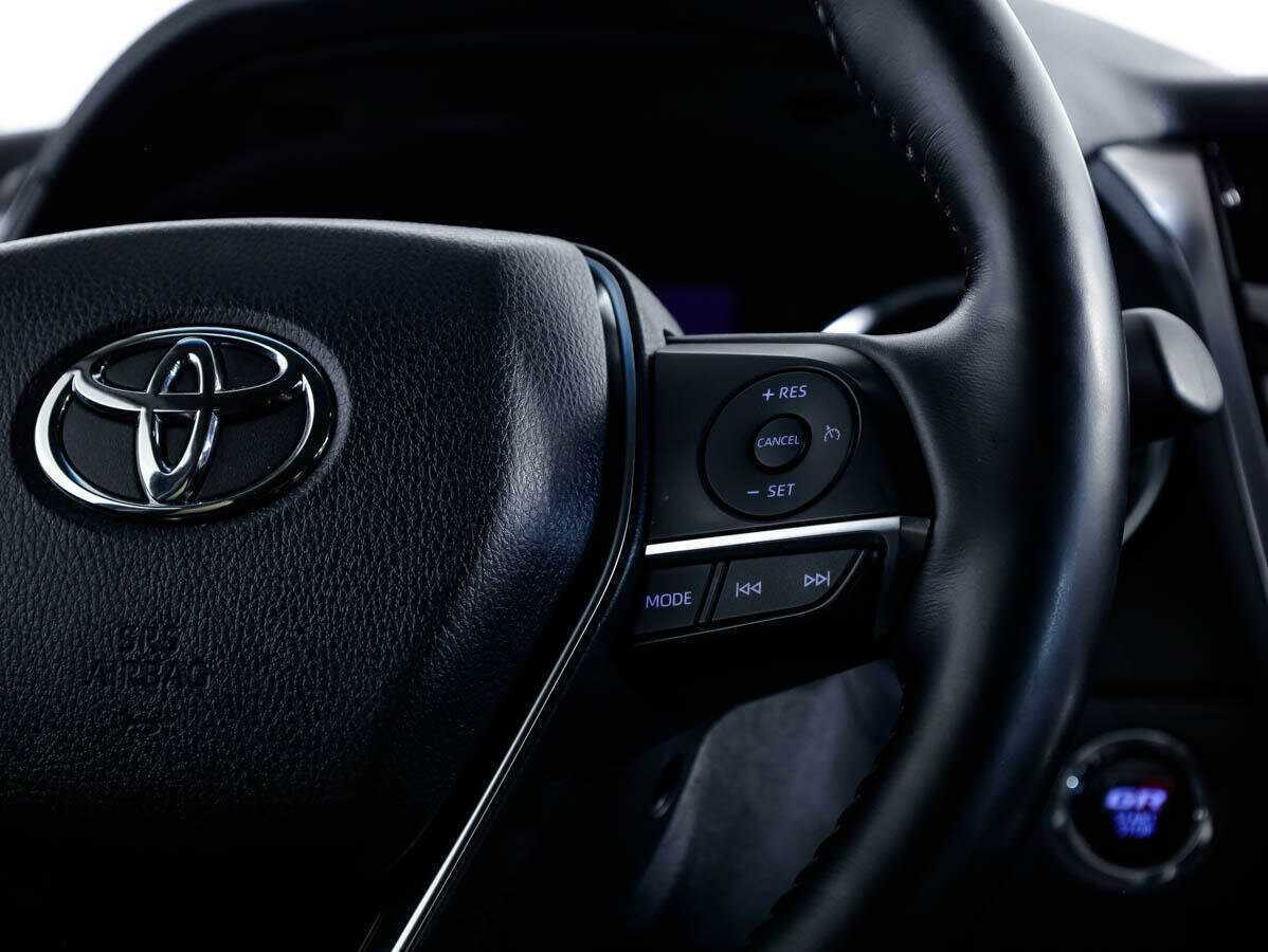 Toyota Camry с пробегом — 2021 год. Фото: #17