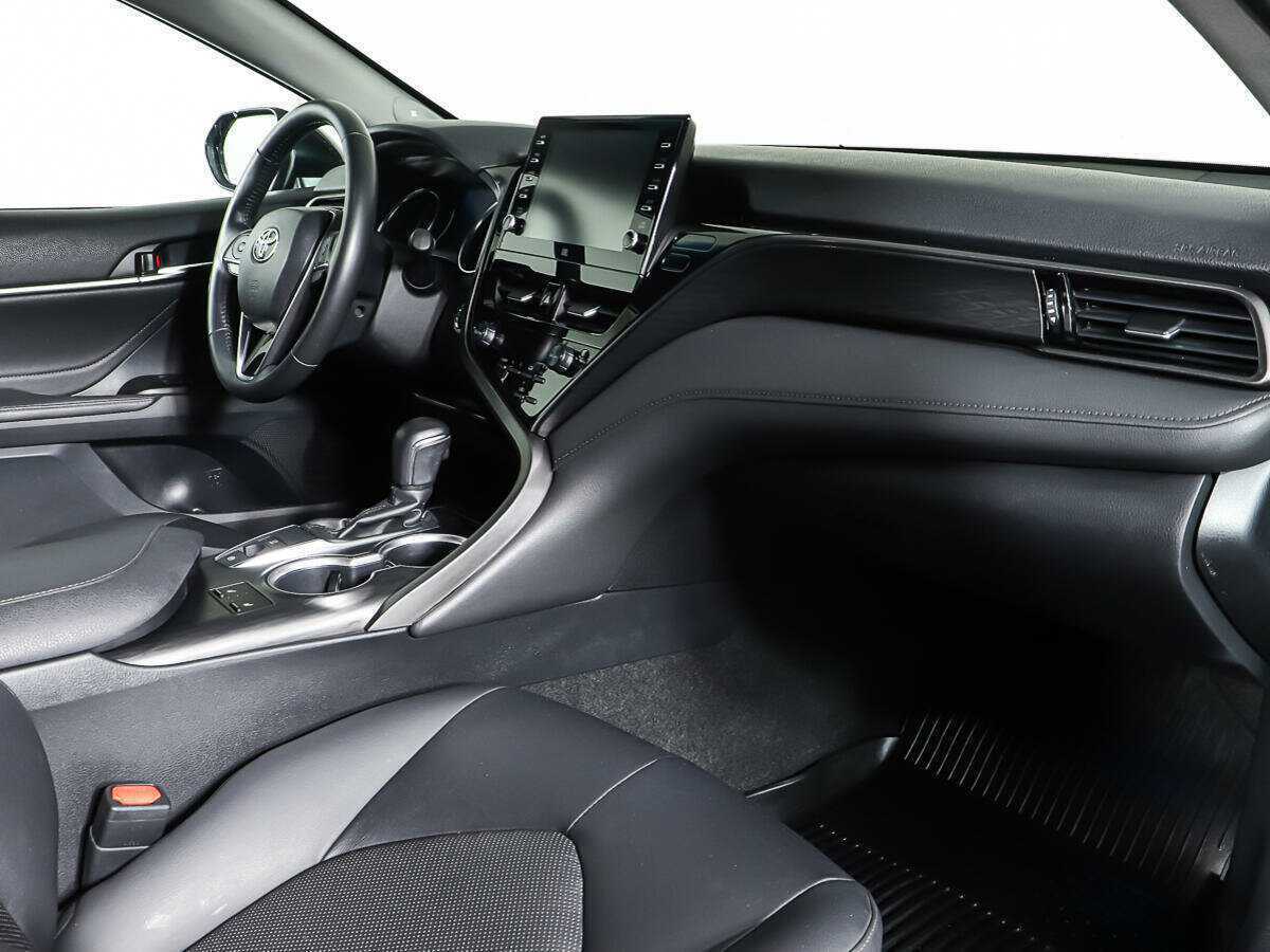 Toyota Camry с пробегом — 2021 год. Фото: #10